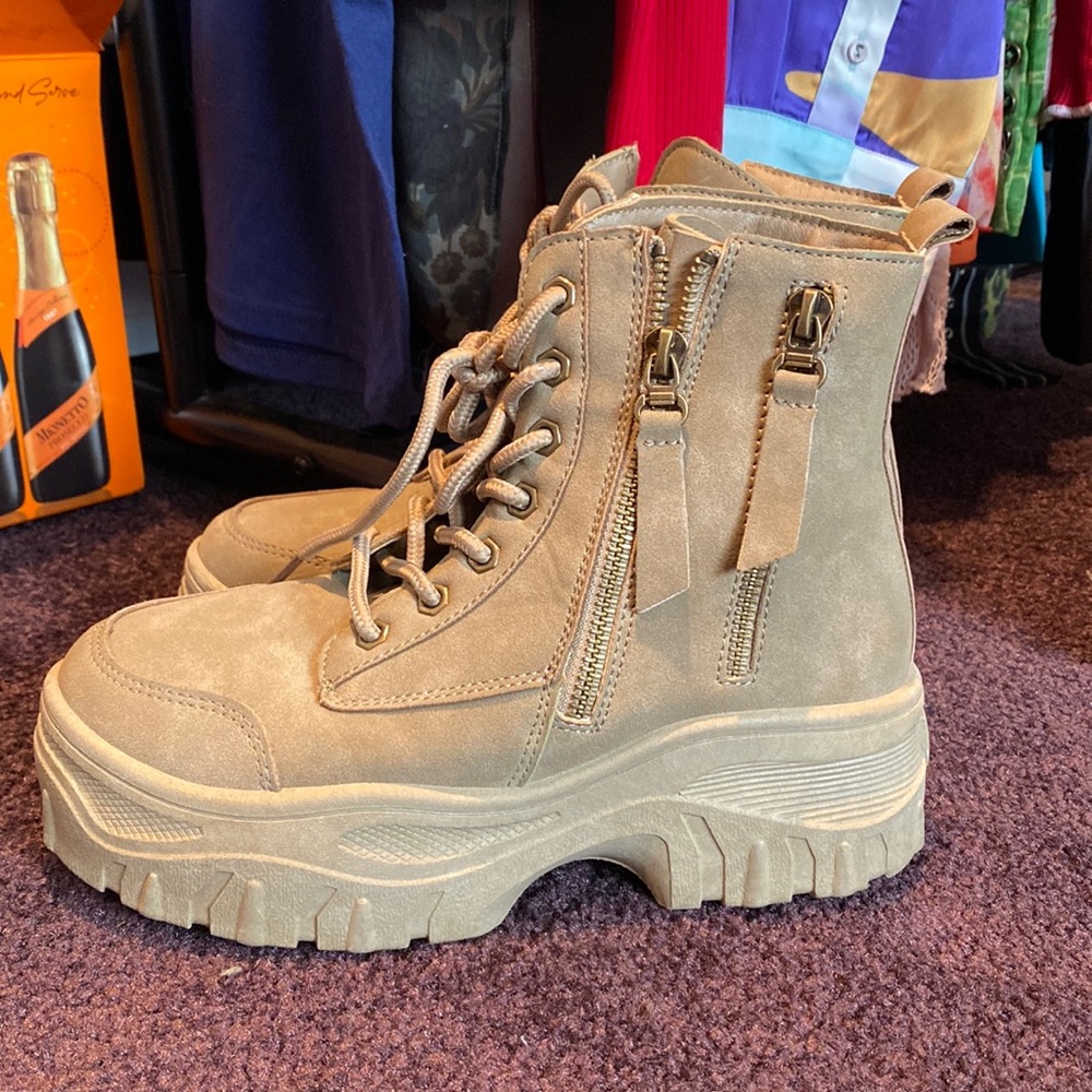 Neutral Boots